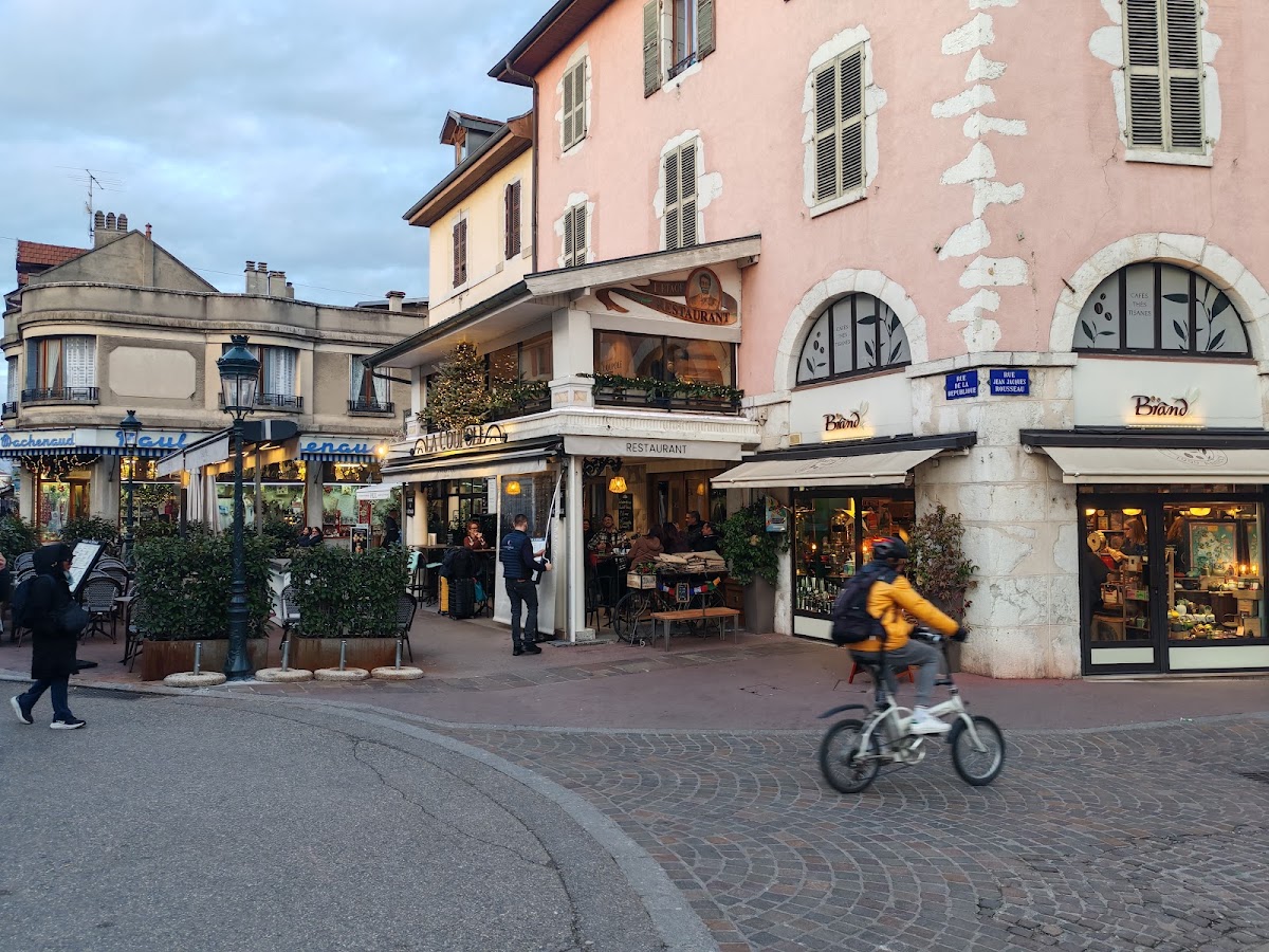 Cafés Brand Photos 2